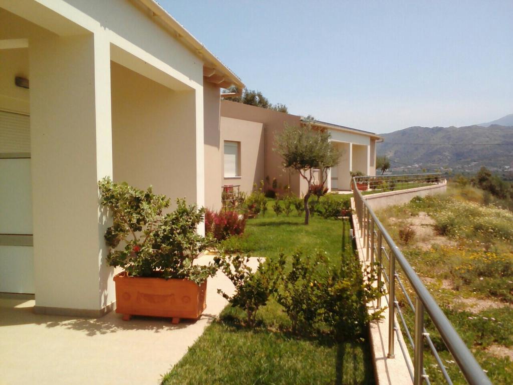 Aksos Suites Accessible Accommodation Agia  Exterior foto